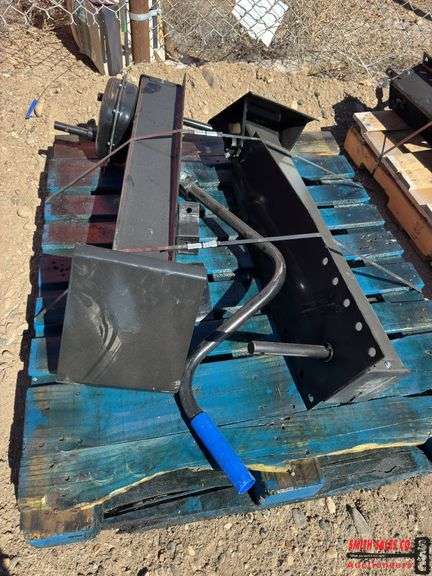 Unused Semi Truck Landing Gear