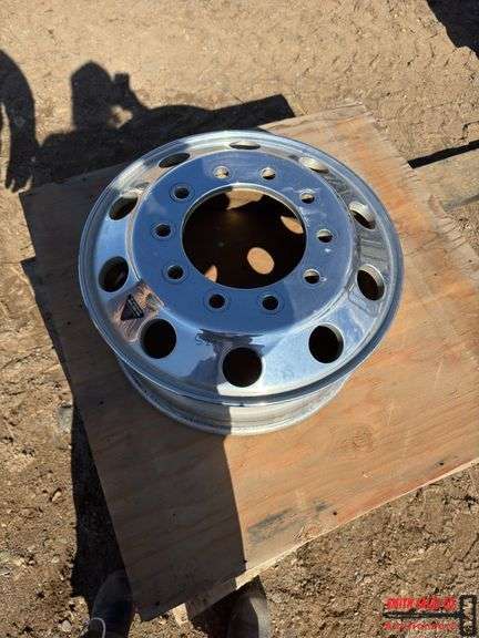 1 Hub pilot wheel 22.5