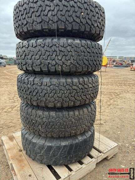 Set of BFGoodrich 33 * 10.5R15LT 114 R Tires