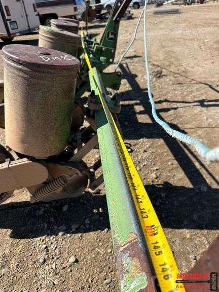 3PT John Deere 569