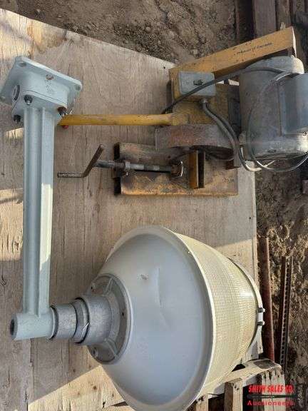 Light & Hyd Hose Saw
