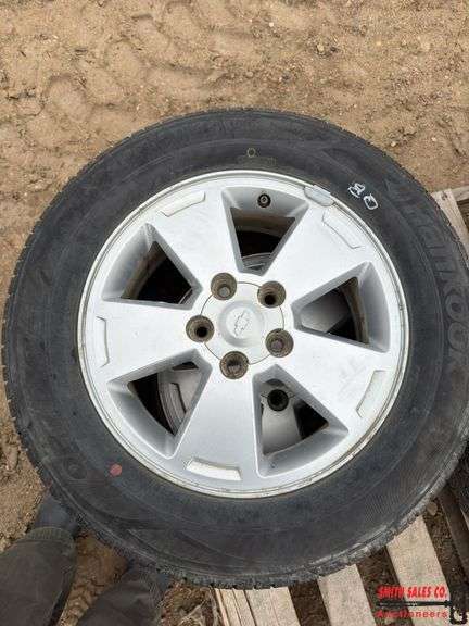 Set of Four 225 / 60R16 Tires