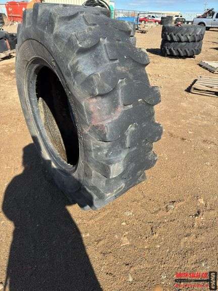 Pair of tires 15.5 -25 L2