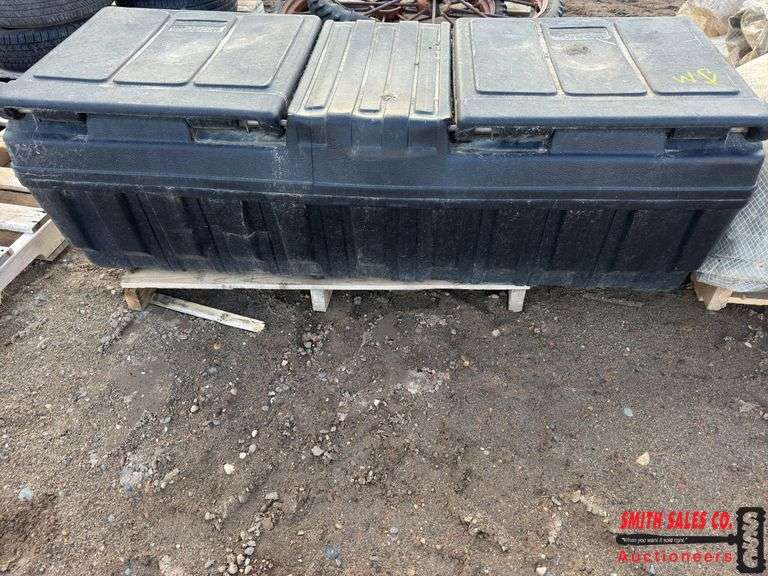 Plastic toolbox
