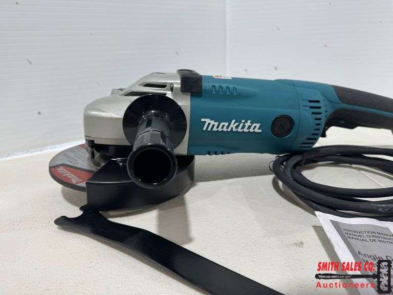 Makita Angle Grinder GA7021