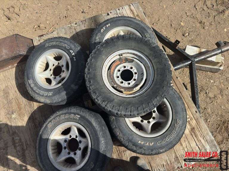 Set of 5 tires - LT245/ 75R16