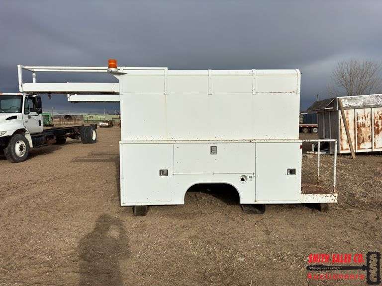 Enclosed Service Bed