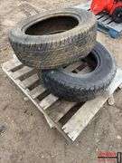 Two Different Size Tires : P25 / 60R19 108H & LT 285/ 70R17