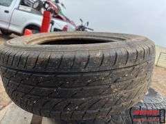 Two Different Size Tires : P25 / 60R19 108H & LT 285/ 70R17