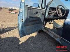 GMC Suburban 1/2 ton