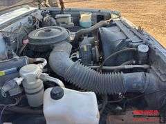 GMC Suburban 1/2 ton