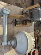 Light & Hyd Hose Saw