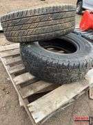 Two Different Size Tires : P25 / 60R19 108H & LT 285/ 70R17