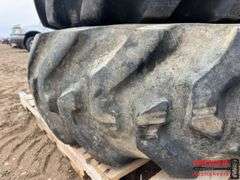 Pair of 16.9-24 Wheel and Tire for Ford Tractor