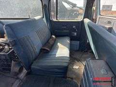GMC Suburban 1/2 ton