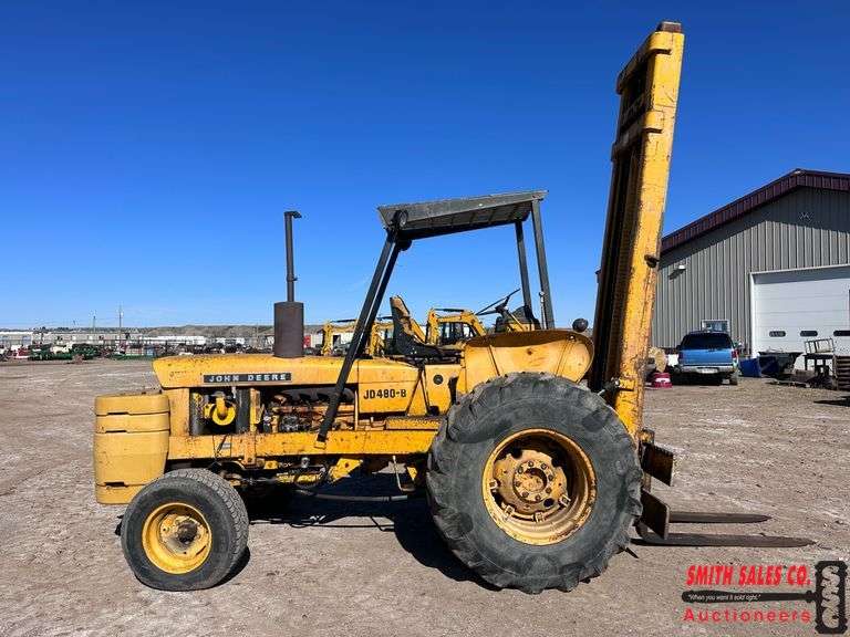 John Deere 480-B Forklift