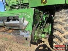 1984 John Deere 7720 Combine