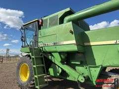1984 John Deere 7720 Combine