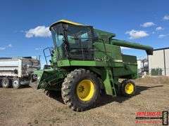 1984 John Deere 7720 Combine