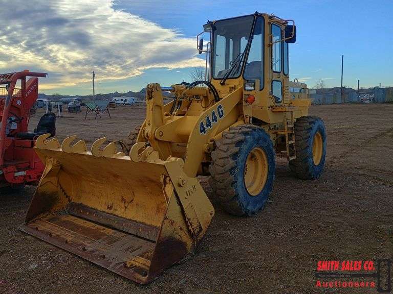 John Deere 444G Wheel Loader / Movement Issue - Smith Sales Auctioneers LLC