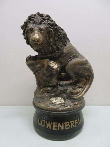 Lowenbrau Statue