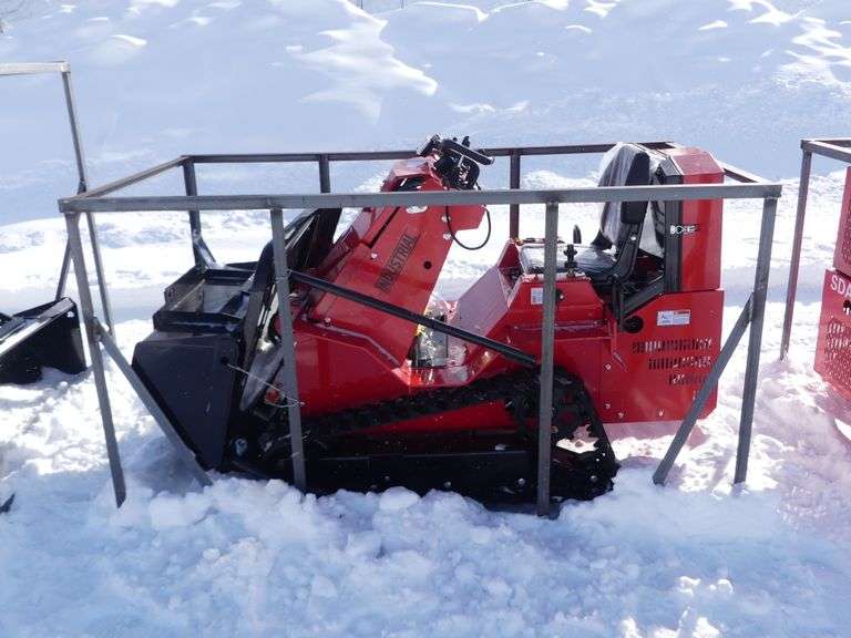 *DAMAGED* Unused AGT SDA-140T Crawler Loader