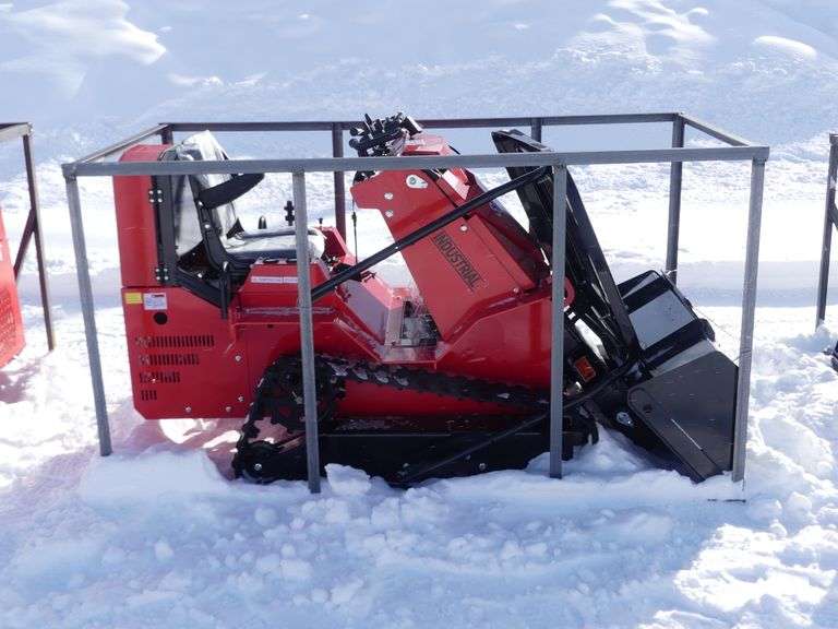 *DAMAGED* Unused AGT SDA-140T Crawler Loader