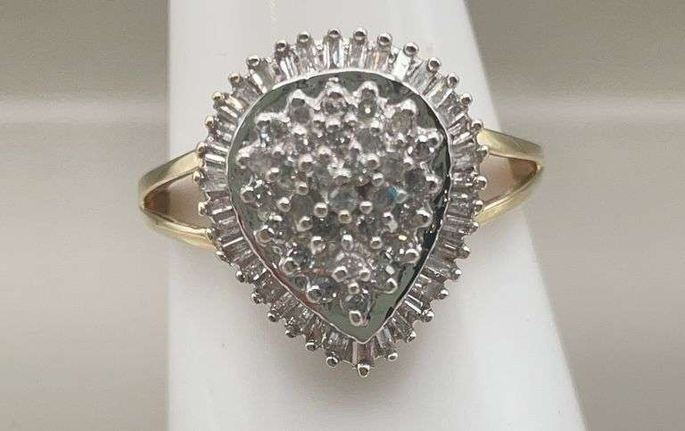 10K GOLD DIAMOND RING