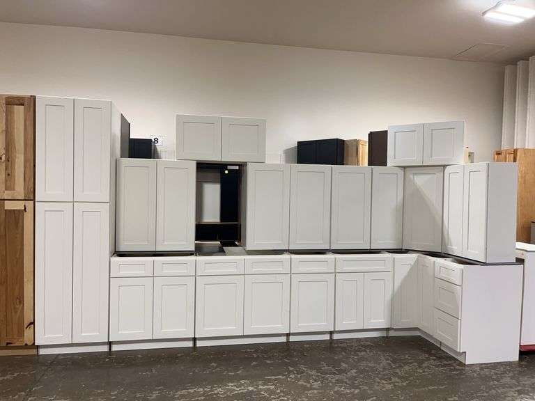 36" WHITE SHAKER 15 PC L-SHAPE KITCHEN