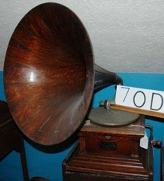 PAST - MUSIC MACHINE AUCTION - CATALOG & PRICES - MAY 3, 4 & 5, 2012