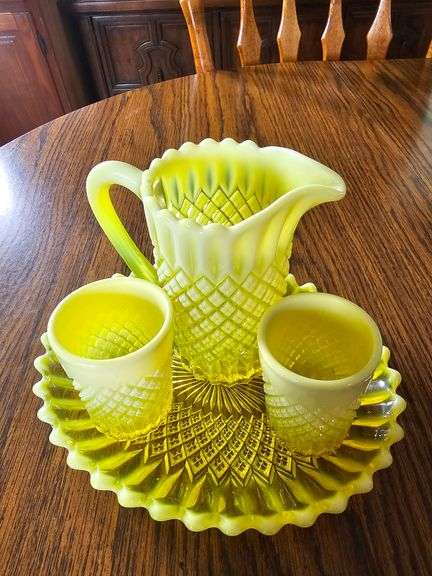 A Large & Fantastic Uranium Glass Collection: Saturday Morning, February 7th @ 9:31 a.m.