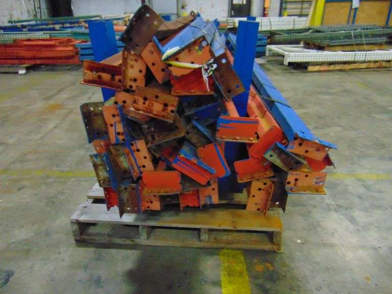 Lot Of Pallet Racking Crossmembers - Bright Star Real Estate Services
