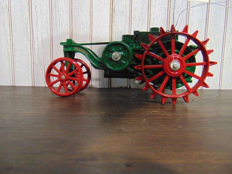 IHC 8-16 Mogul Tractor