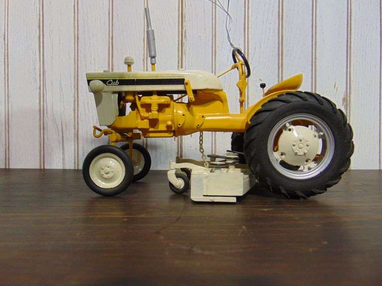 IH Cub Tractor