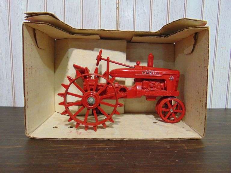 1939 IH Farmall M Tractor