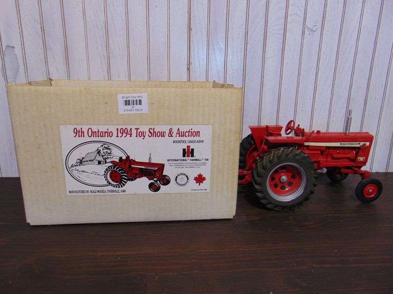 IH Farmall 756 Tractor