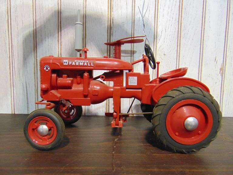 IH Farmall Super A Tractor