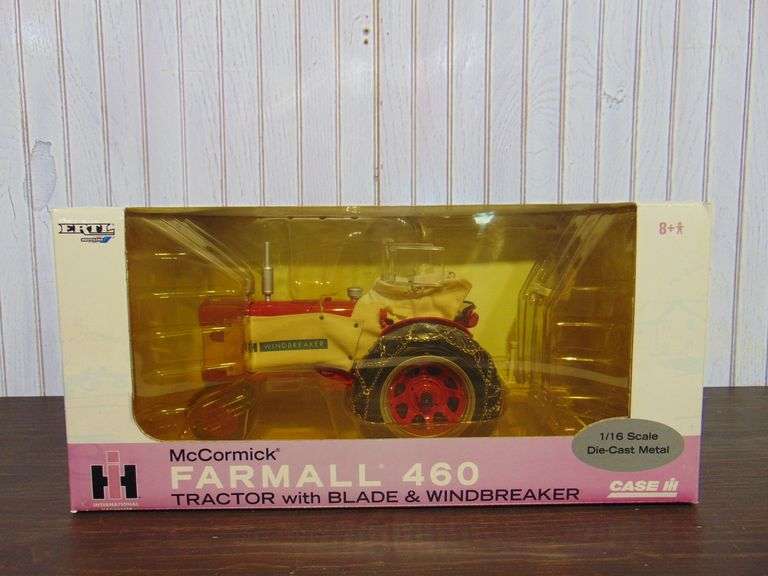 IH Farmall 460 Tractor