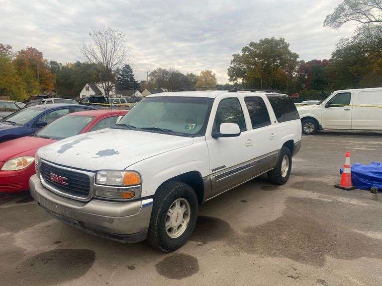 2000  GMC  Yukon XL  MULTIPURPOSE PASSENGER VEHICLE (MPV)