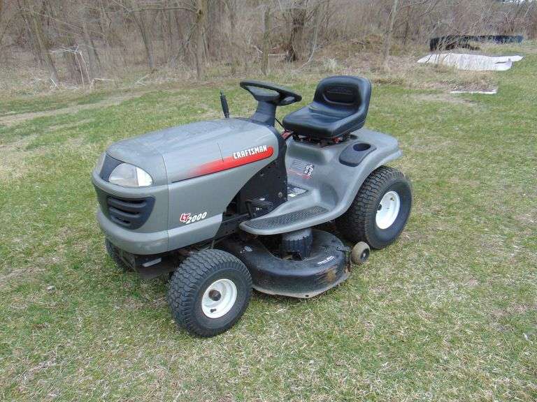 Craftsman LT2000 Lawn Tractor