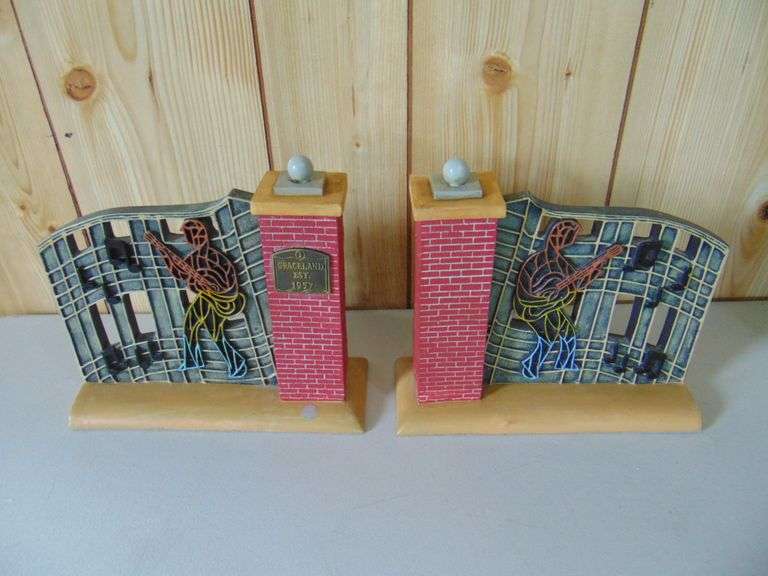 Elvis Gates Of Graceland Bookends
