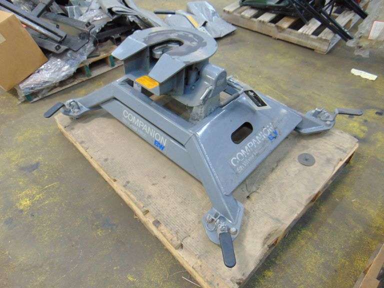 B&W Companion 5th Wheel Hitch