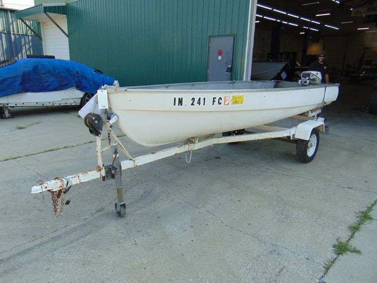 V Bottom Fishing Boat