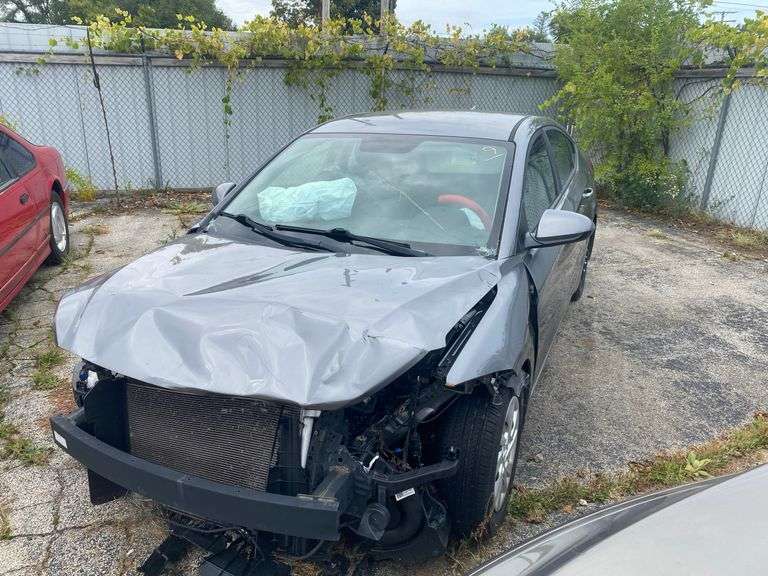2018  HYUNDAI  Elantra  PASSENGER CAR