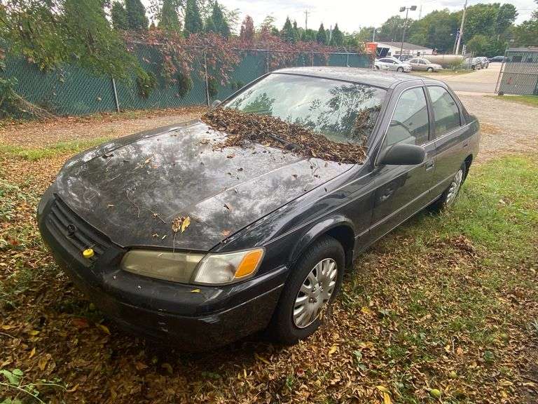 1998  TOYOTA  Camry  PASSENGER CAR