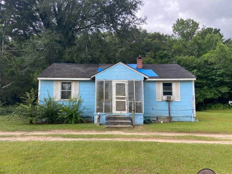 609 Virginia Circle- Montezuma, GA