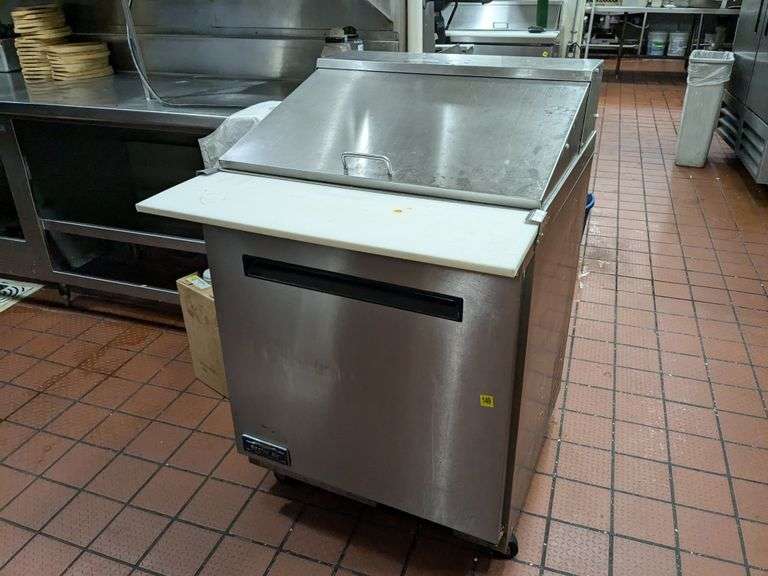 Arctic Air AMT28RZ Prep Cooler