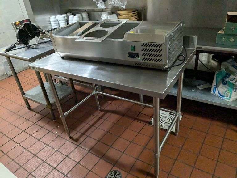 Avantco Prep Rail with stainless table