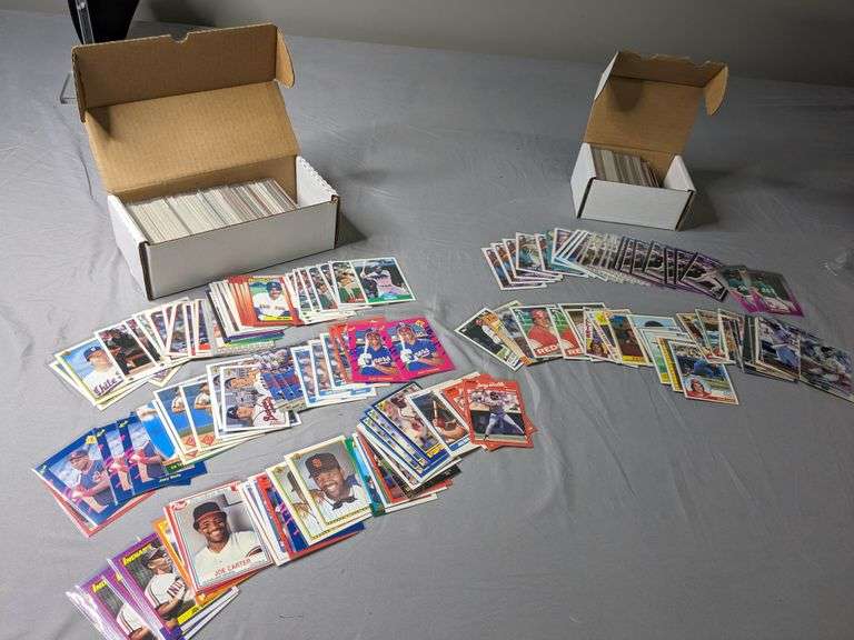 Large collection of superstar baseball cards