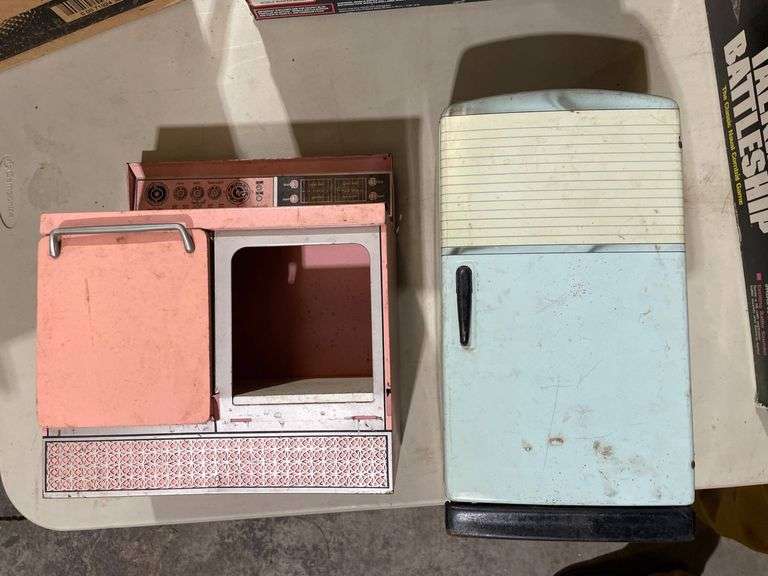 Vintage Toy Tin Fridge and Oven Set with Frigidaire Labeling